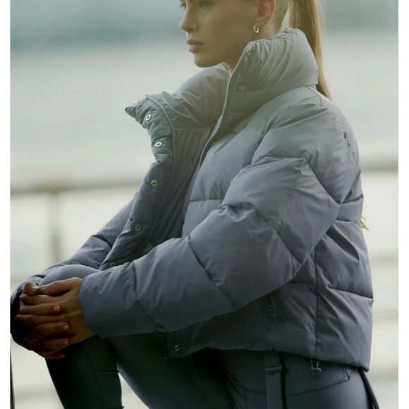 Alo Gold Rush Puffer NWOT - Picture 1 of 6